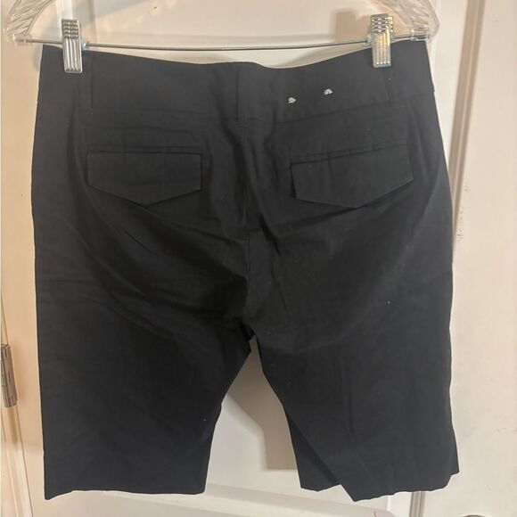 GAP Black Stretch Shorts knee legnth size 6 EUC VINTAGE - Picture 3 of 3
